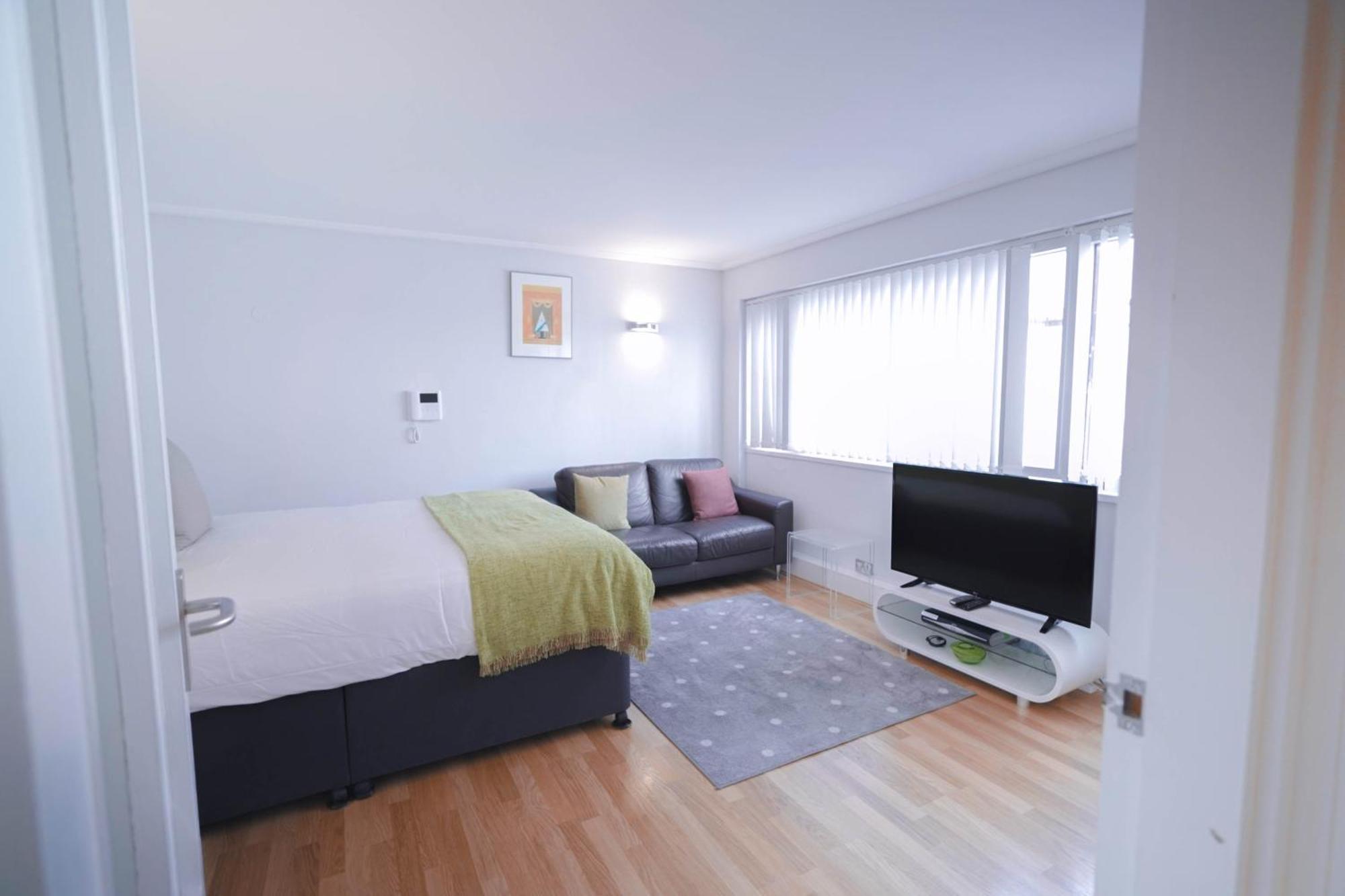 Camden Serviced Apartment *