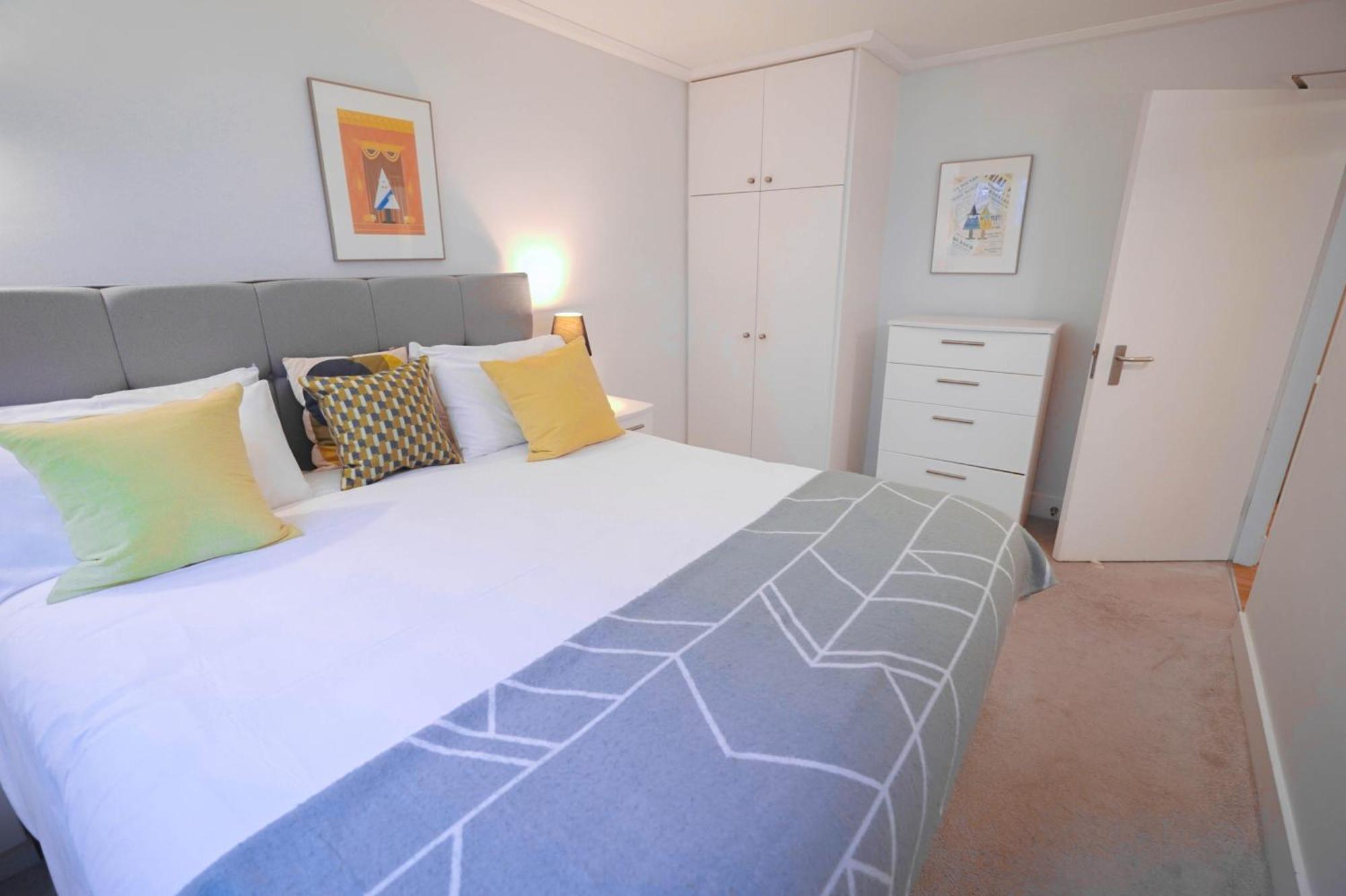 Camden Serviced By Globe Apartament *